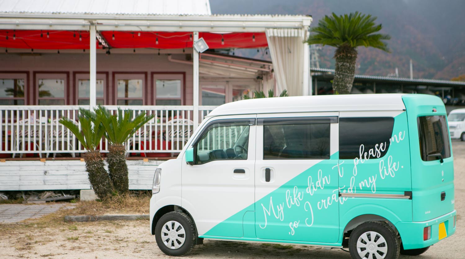 キャンピングカーの画像